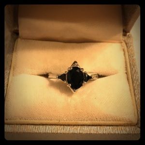 Antique-like black and silver cocktail ring